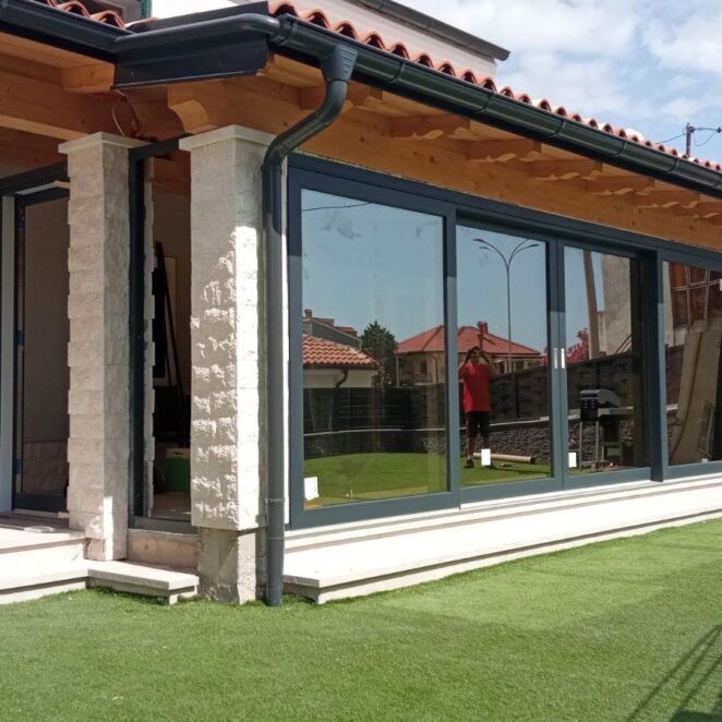 pvc-stolarija-mat-crna-1