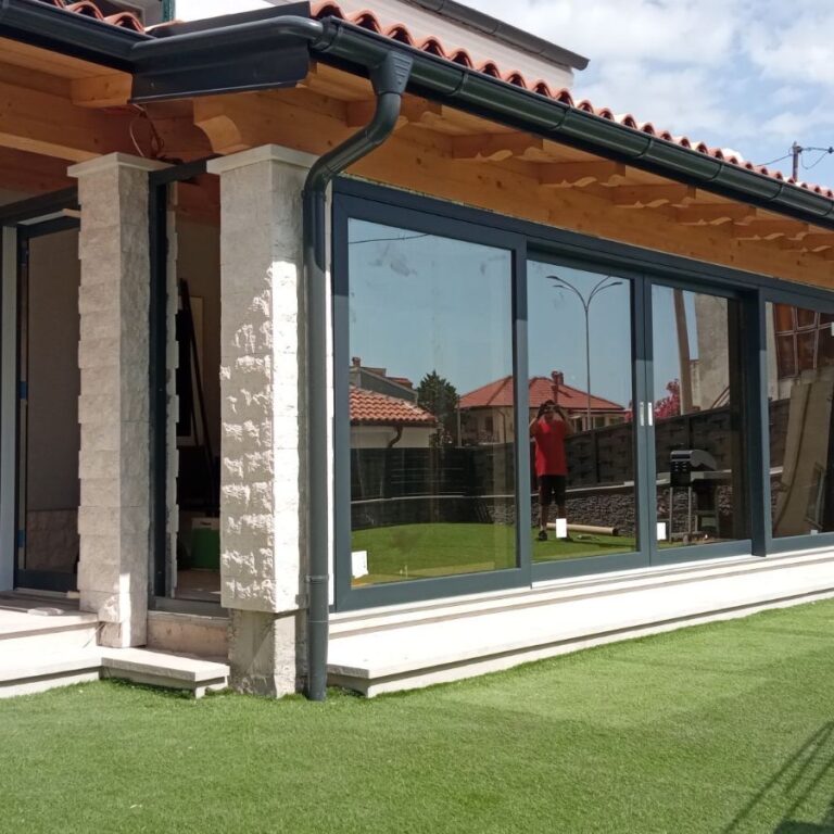 pvc-stolarija-mat-crna-1